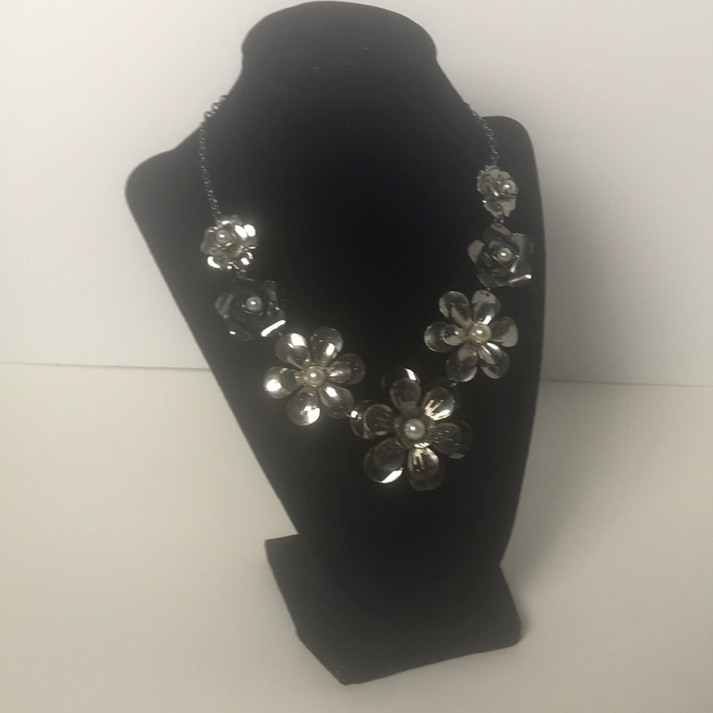 Flower necklace